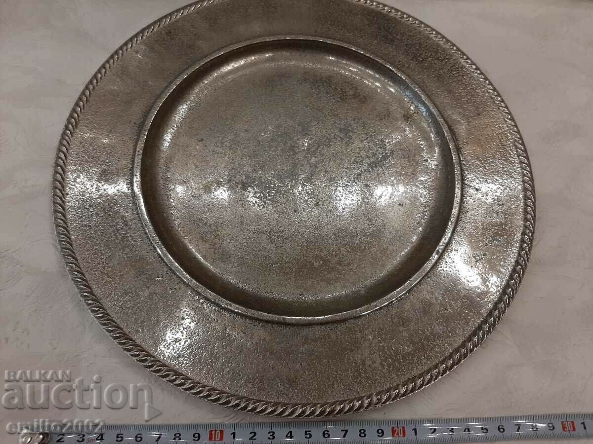 Glass fruit bowl retro soc with price 9.00 BGN | € 4.60 Glass fruit bowl retro soc with price 9.00 BGN | € 4.60