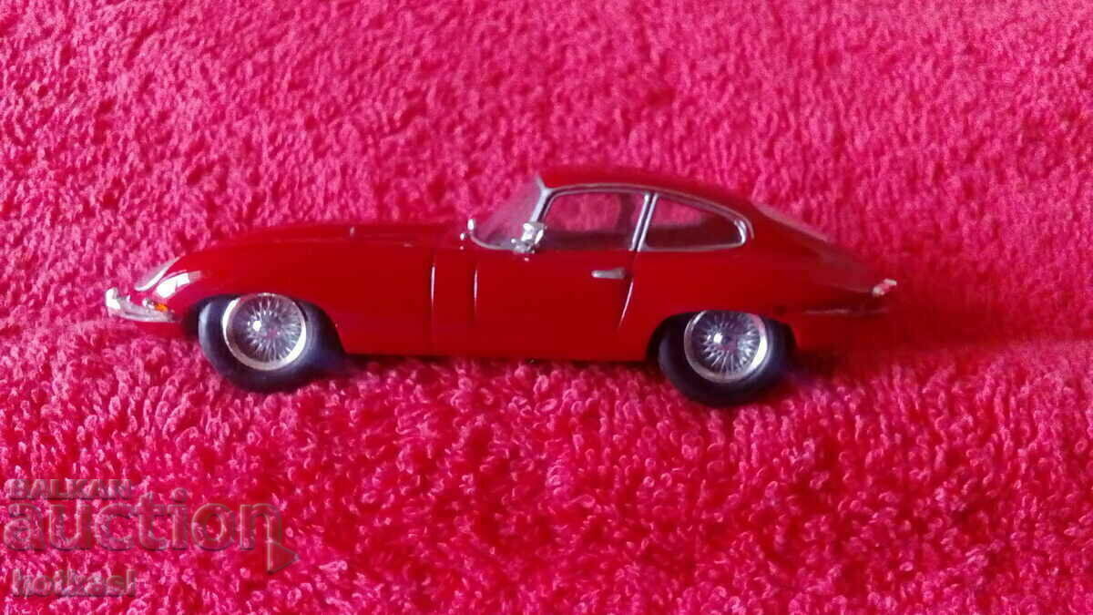 Jaguar 1/43 small metal model toy car with price 25.50 BGN | € 13.04 Jaguar 1/43 small metal model toy car with price 25.50 BGN | € 13.04