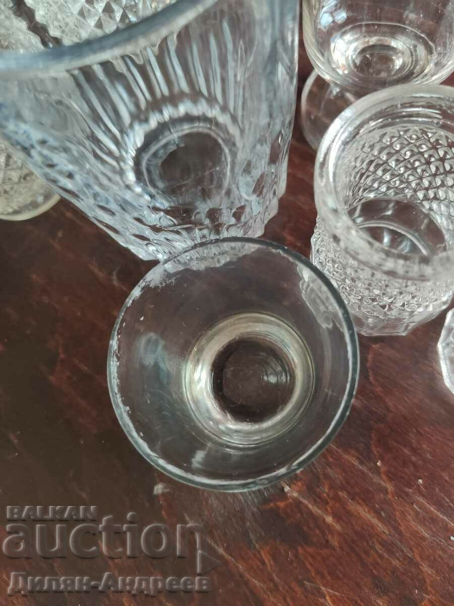 Delivery of set of glass cups Delivery of set of glass cups