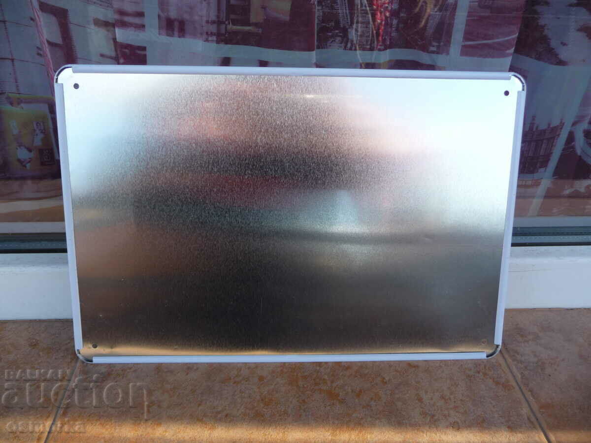 Παράδοση Μεταλλική πινακίδα διάφορες ξαπλώστρες προς ενοικίαση ναυαγοσώστης θαλασσινής παραλίας