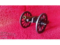 Old metal figure cannon Top Artillery