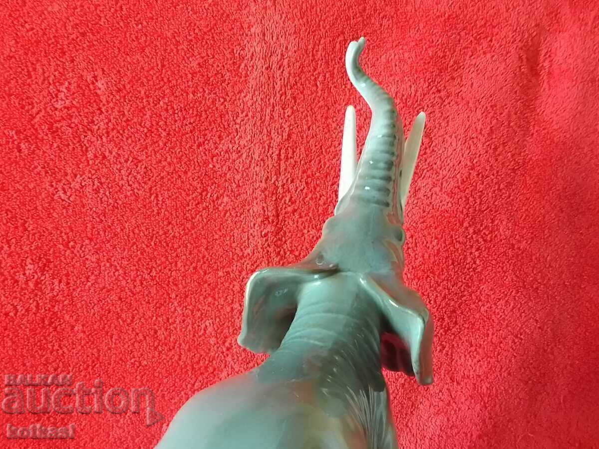 Old porcelain figure of an Elephant, origin Germany - 5 Old porcelain figure of an Elephant, origin Germany - 5
