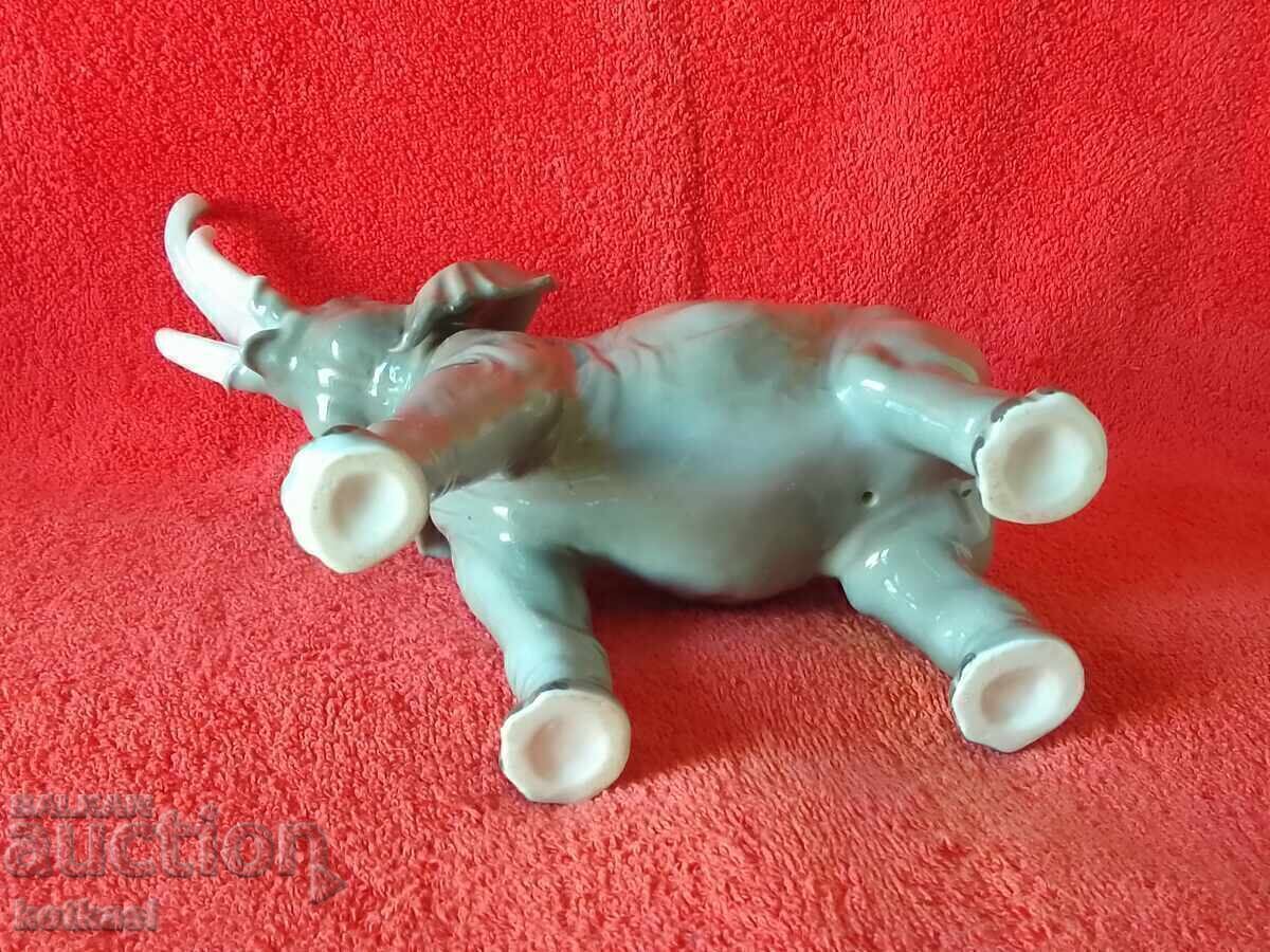 Old porcelain figure of an Elephant, origin Germany - 7 Old porcelain figure of an Elephant, origin Germany - 7