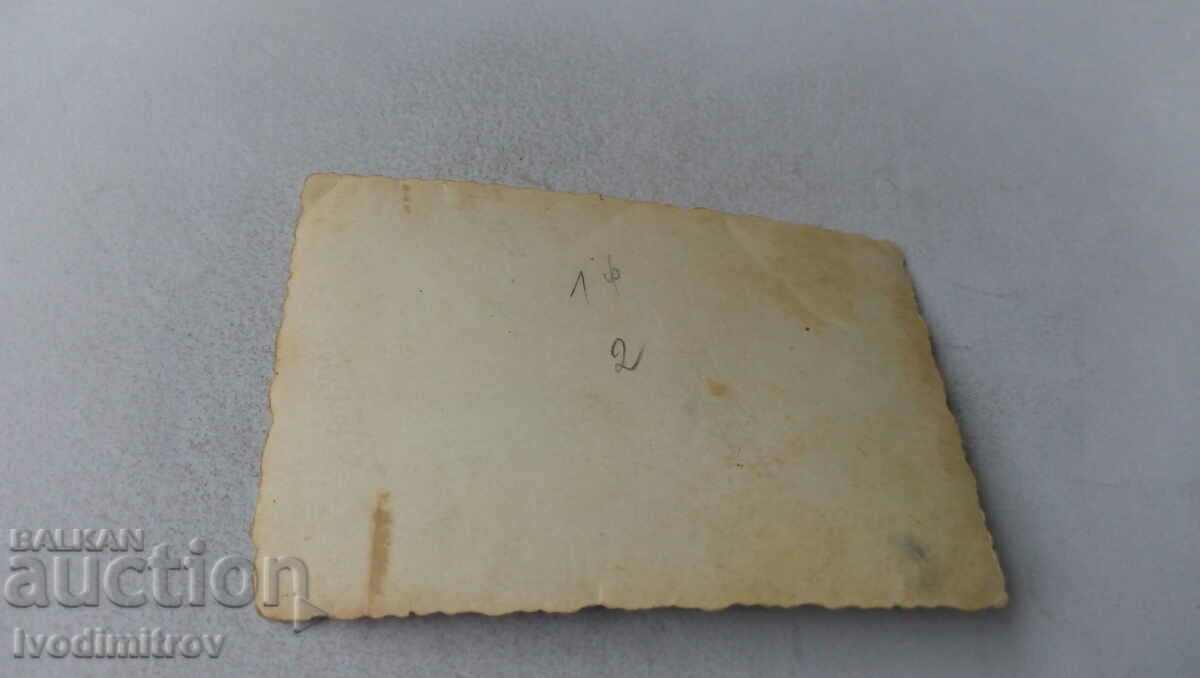 Φωτογραφία Τρία κορίτσια και ένα αγόρι στο δρόμο με τιμή 1.35 BGN | € 0.69 Φωτογραφία Τρία κορίτσια και ένα αγόρι στο δρόμο με τιμή 1.35 BGN | € 0.69