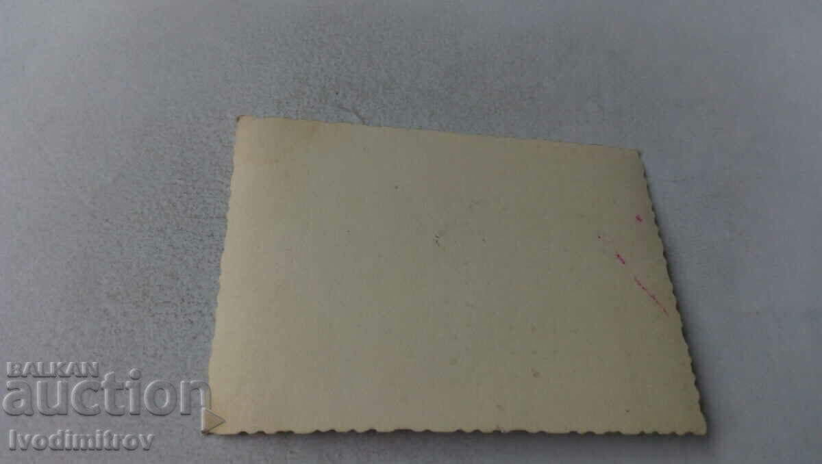 Photo Men women and children with price € 0.59 | 1.15 BGN