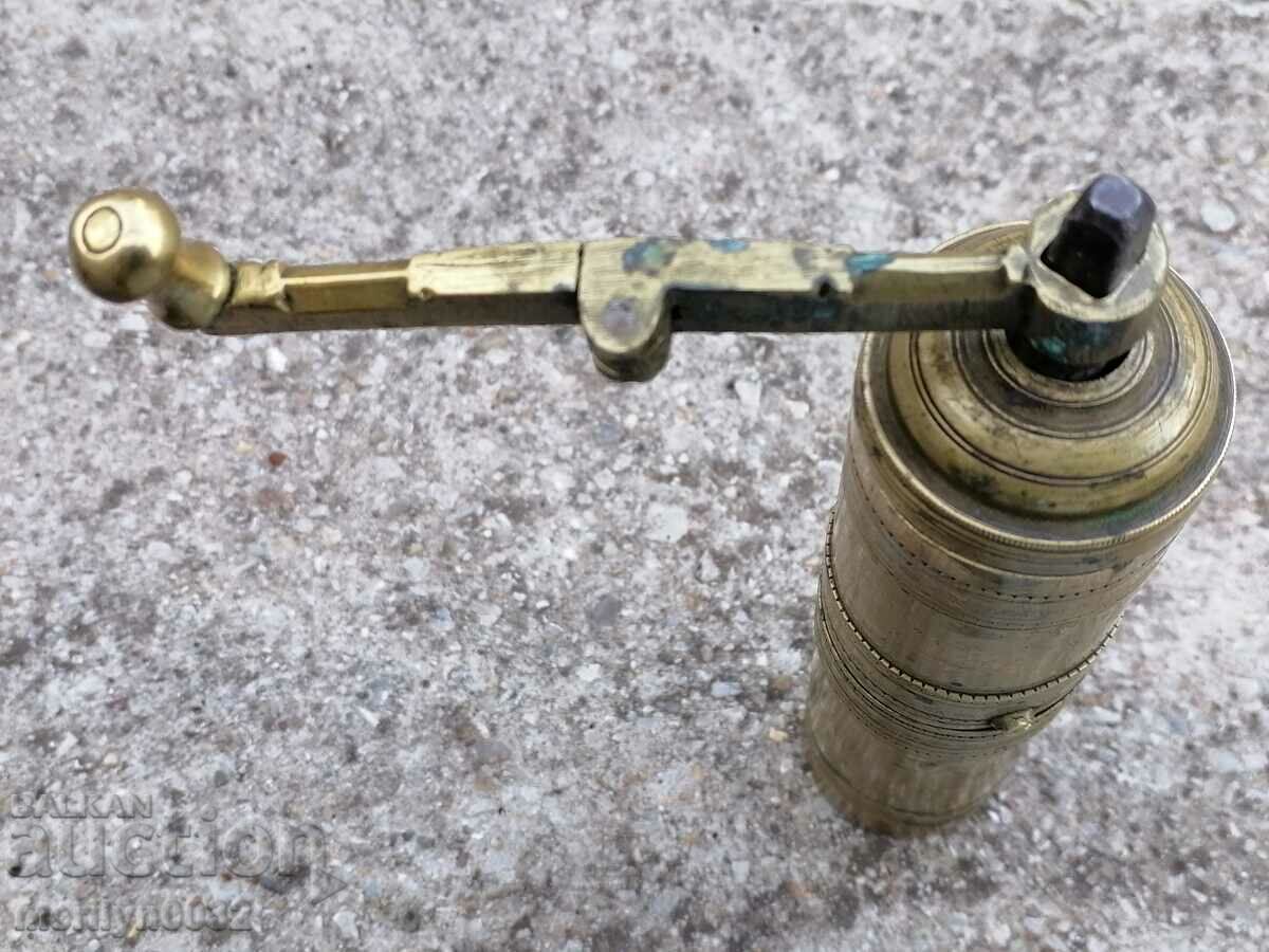 Аукцион Стара османска мелница за подправки, мелничка Аукцион Стара османска мелница за подправки, мелничка