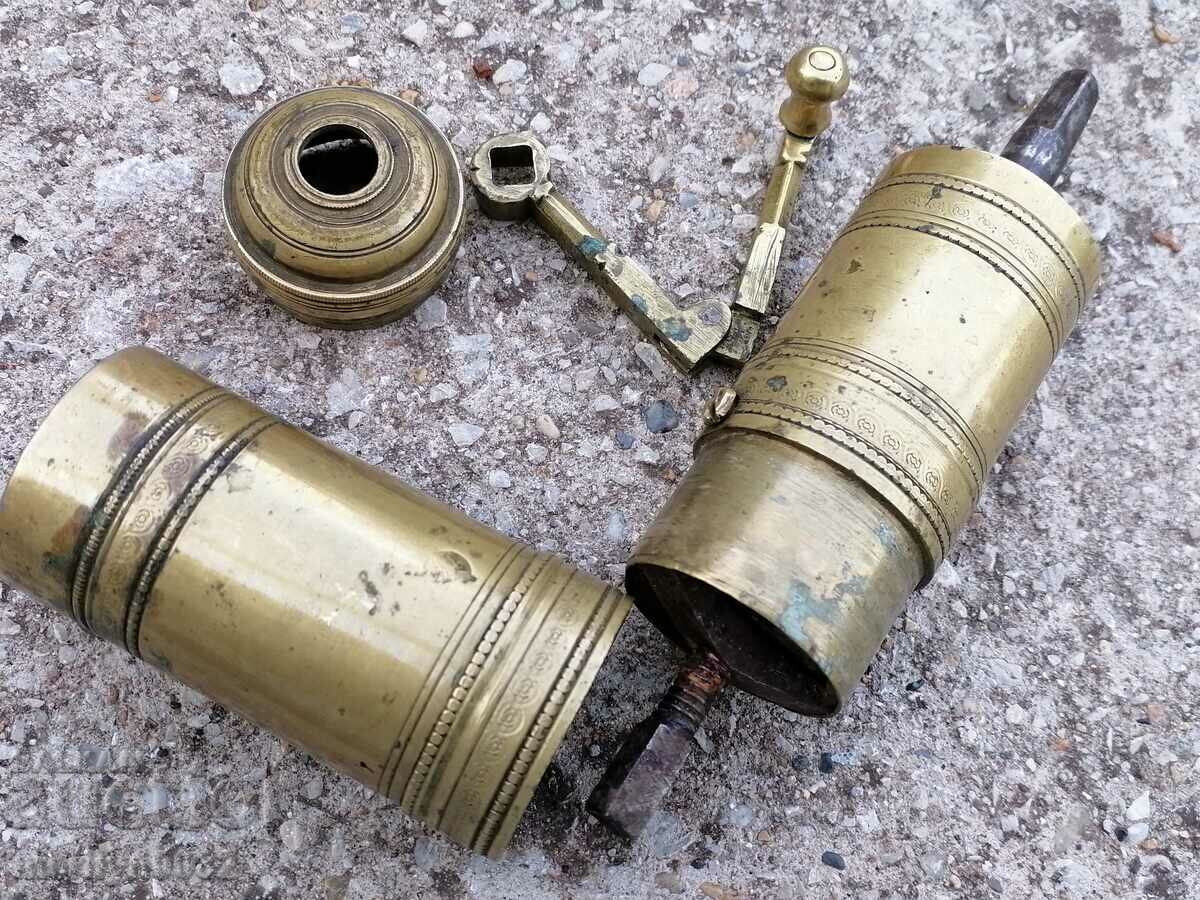 Доставка на Стара османска мелница за подправки, мелничка Доставка на Стара османска мелница за подправки, мелничка