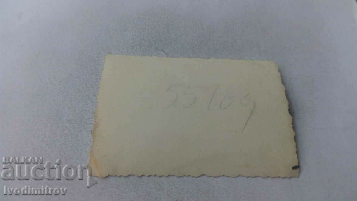 Φωτογραφία Σόφια Τρεις άντρες σε έναν περίπατο με τιμή 2.65 BGN | € 1.35 Φωτογραφία Σόφια Τρεις άντρες σε έναν περίπατο με τιμή 2.65 BGN | € 1.35