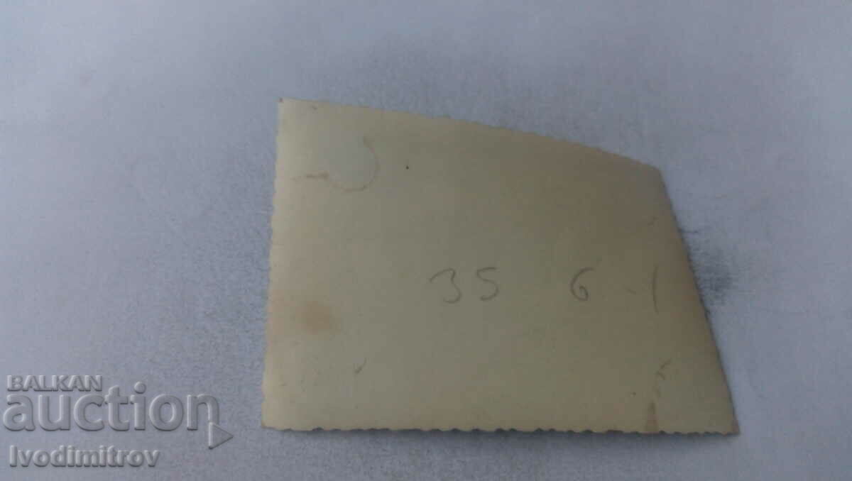 Φωτογραφία Σοφία Νεαρό κορίτσι σε έναν περίπατο με τιμή 2.35 BGN | € 1.20 Φωτογραφία Σοφία Νεαρό κορίτσι σε έναν περίπατο με τιμή 2.35 BGN | € 1.20