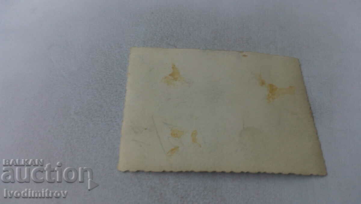 Снимка Офицер говори пред събрали се хора с цена 1.65 лв. | € 0.84