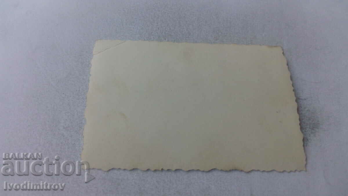 Ofițer foto pe o motocicletă de epocă cu preț 2.45 BGN | € 1.25 Ofițer foto pe o motocicletă de epocă cu preț 2.45 BGN | € 1.25