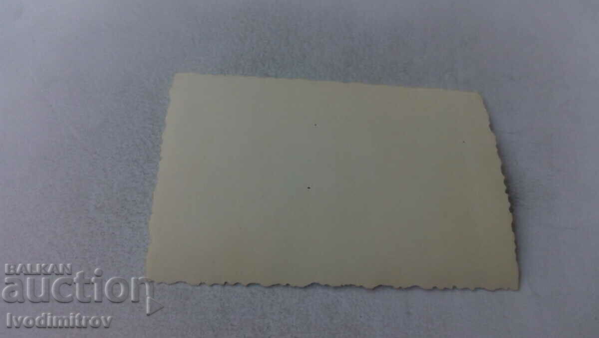 Снимка Офицер на ретро мотор с цена 2.45 лв. | € 1.25 Снимка Офицер на ретро мотор с цена 2.45 лв. | € 1.25