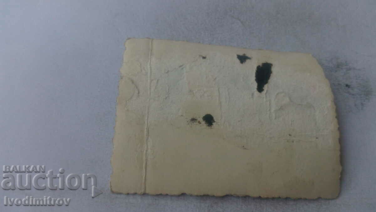 Αξιωματικοί φωτογραφιών σε ένα ποτό με τιμή 1.65 BGN | € 0.84 Αξιωματικοί φωτογραφιών σε ένα ποτό με τιμή 1.65 BGN | € 0.84