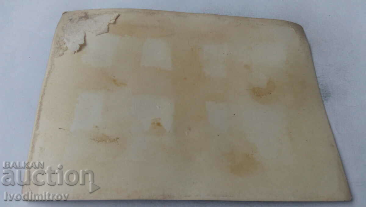 Photo Young men and women in traditional costumes with price 2.85 BGN | € 1.46 Photo Young men and women in traditional costumes with price 2.85 BGN | € 1.46