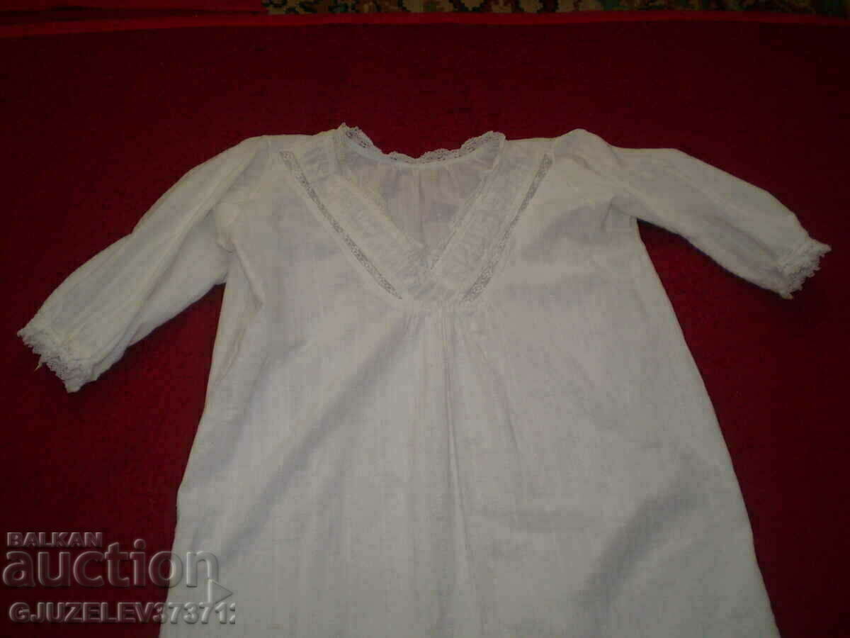 Auction 19th century women's shirt nightgown cotton edging with lace Auction 19th century women's shirt nightgown cotton edging with lace