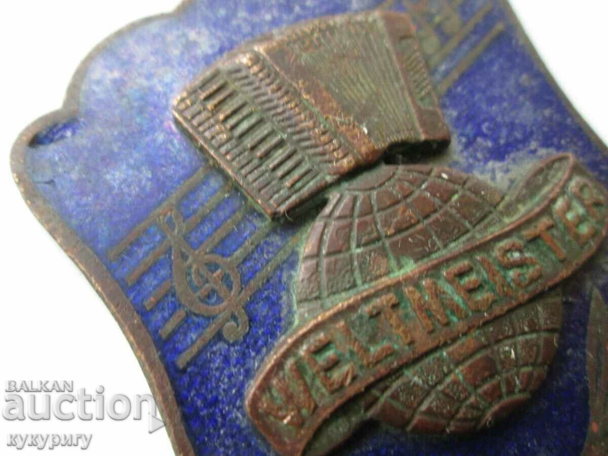 Стара емблема знак на акордеон Weltmeister с цена 15.00 лв. | € 7.67 Стара емблема знак на акордеон Weltmeister с цена 15.00 лв. | € 7.67