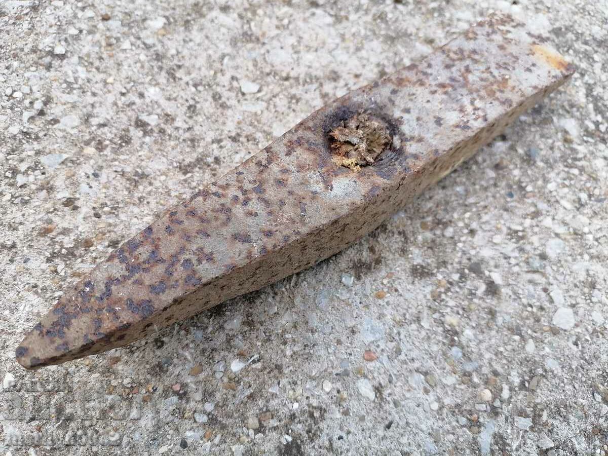 Auction Very old hammer for cut stone over 100 years, wrought iron Auction Very old hammer for cut stone over 100 years, wrought iron