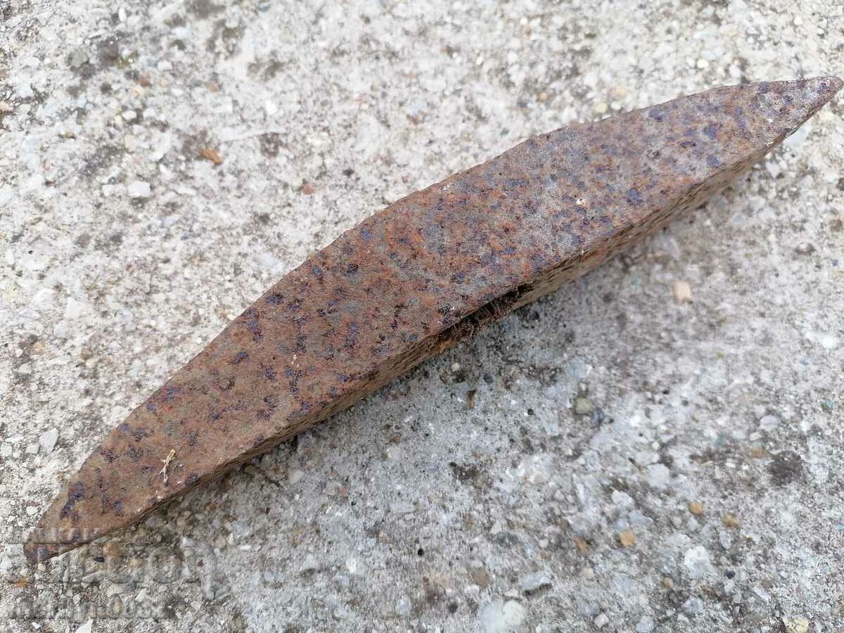 Very old hammer for cut stone over 100 years, wrought iron - 6 Very old hammer for cut stone over 100 years, wrought iron - 6