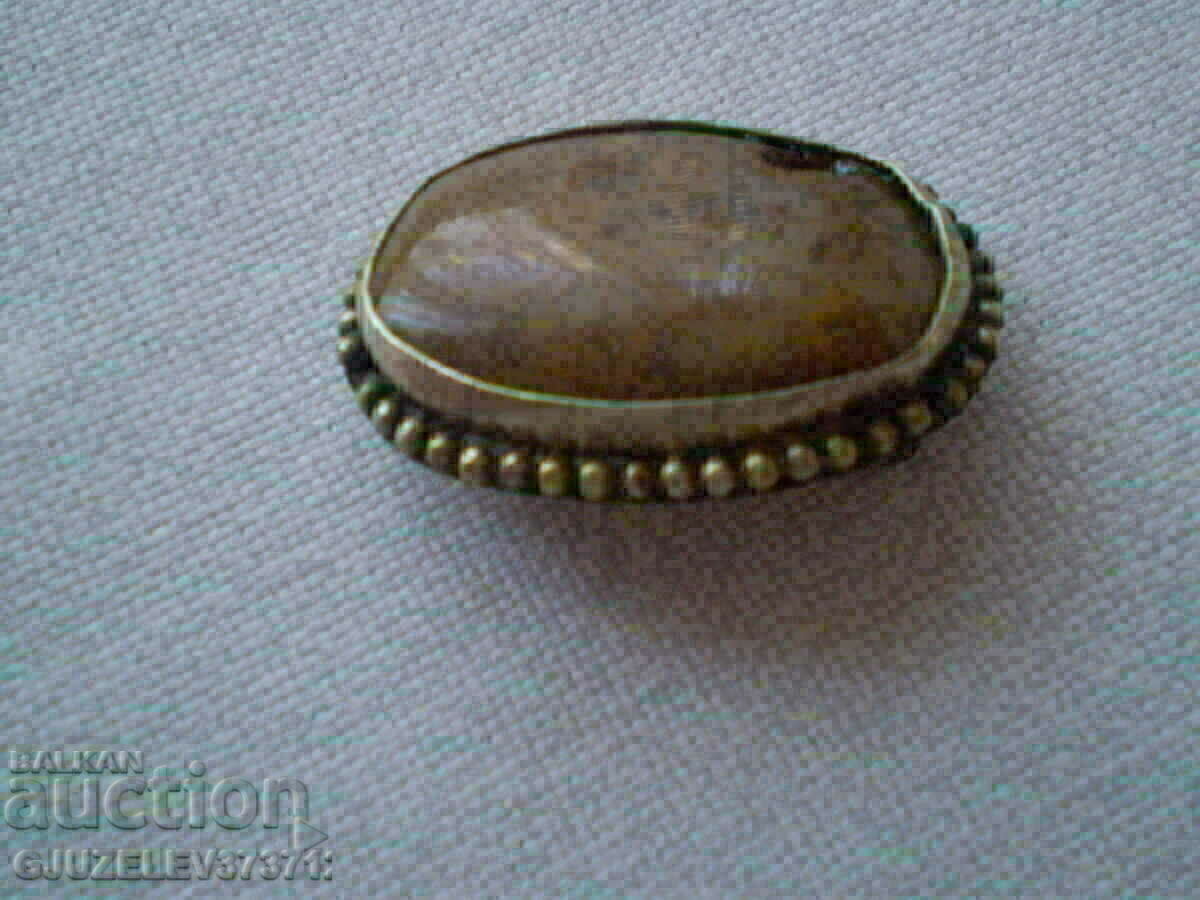 broșă de trezire cu preț 21.00 BGN | € 10.74