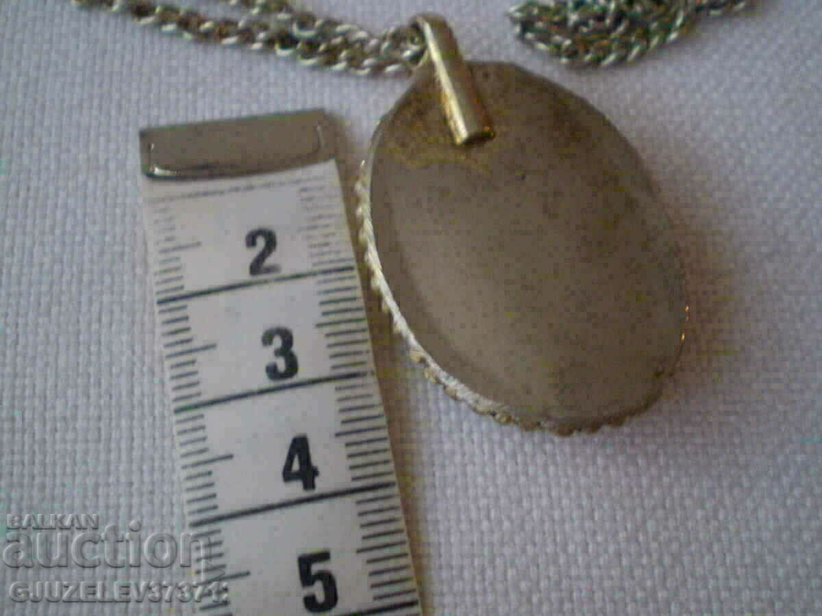 Auction revival pendant Auction revival pendant