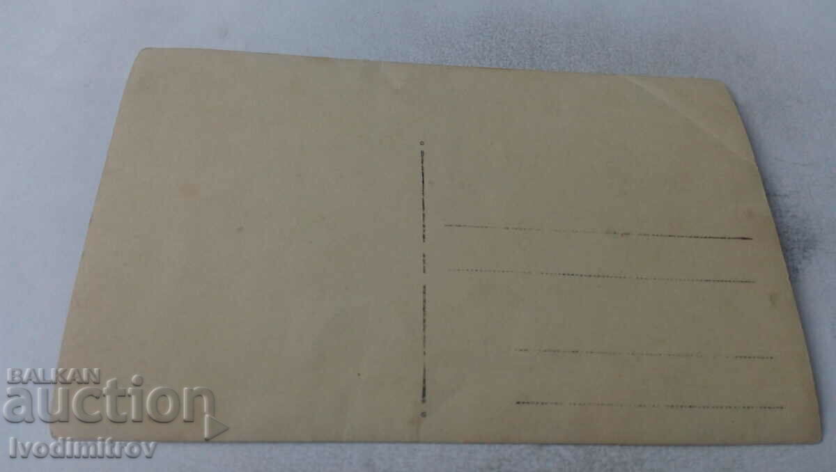 Φωτογραφία Δύο νεαρές γυναίκες στην παραλία με τιμή 3.65 BGN | € 1.87 Φωτογραφία Δύο νεαρές γυναίκες στην παραλία με τιμή 3.65 BGN | € 1.87