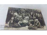 Снимка Враца Млади жени на Петровденъ 1917