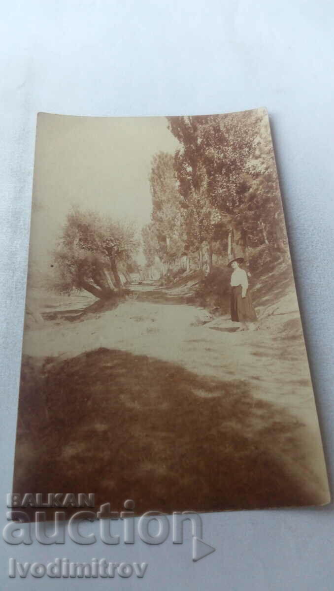 Fotografie Femeia Niš pe marginea drumului 1917