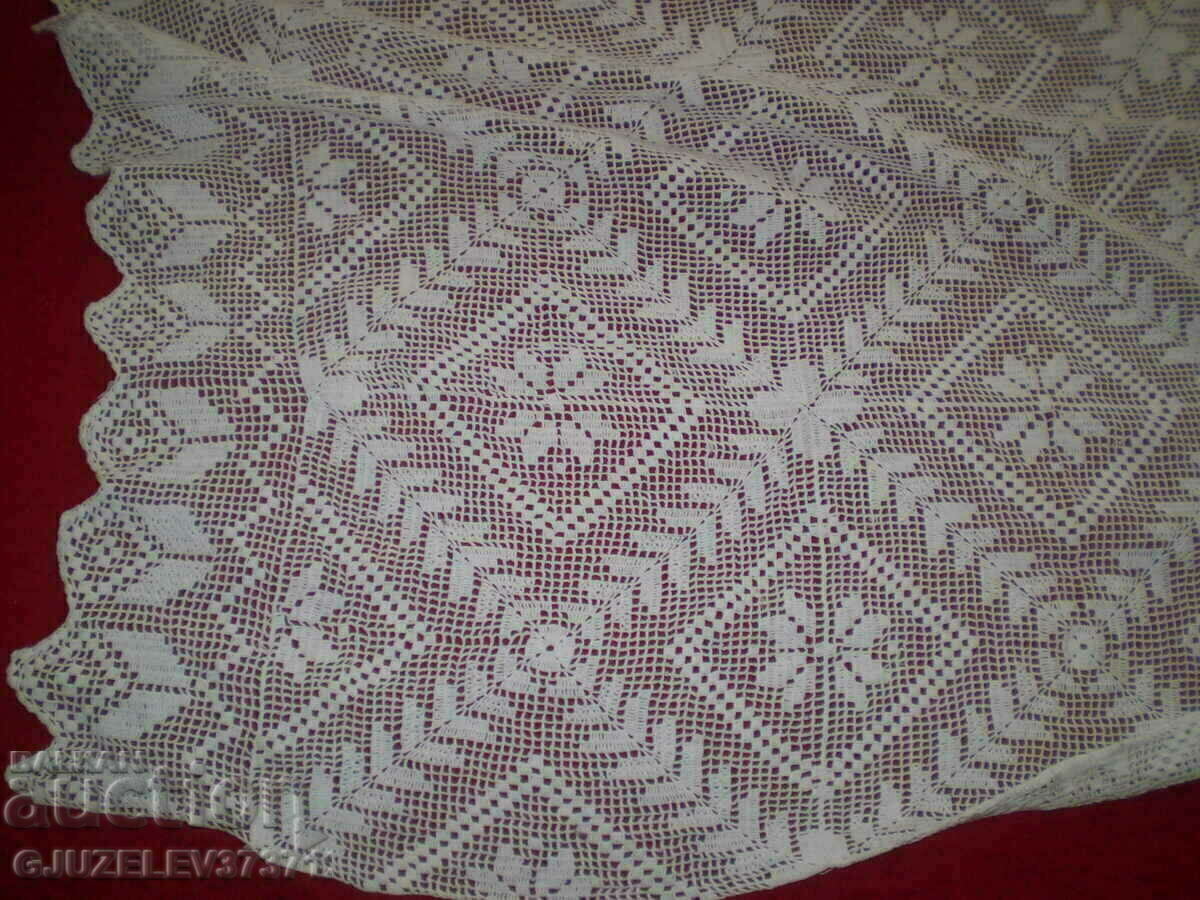 Delivery of 1950s Extra Large White Hand Knitted Bedspread Delivery of 1950s Extra Large White Hand Knitted Bedspread