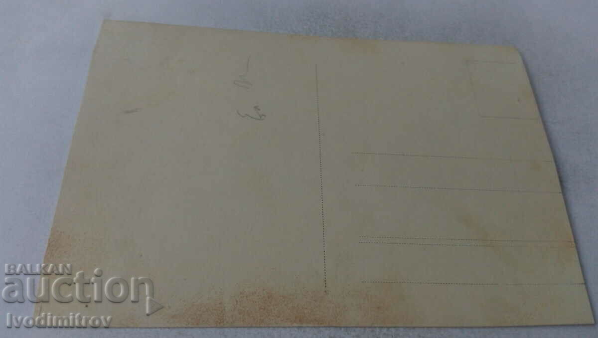 Φωτογραφία Τρεις νεαρές γυναίκες με τιμή € 0.74 | 1.45 BGN Φωτογραφία Τρεις νεαρές γυναίκες με τιμή € 0.74 | 1.45 BGN