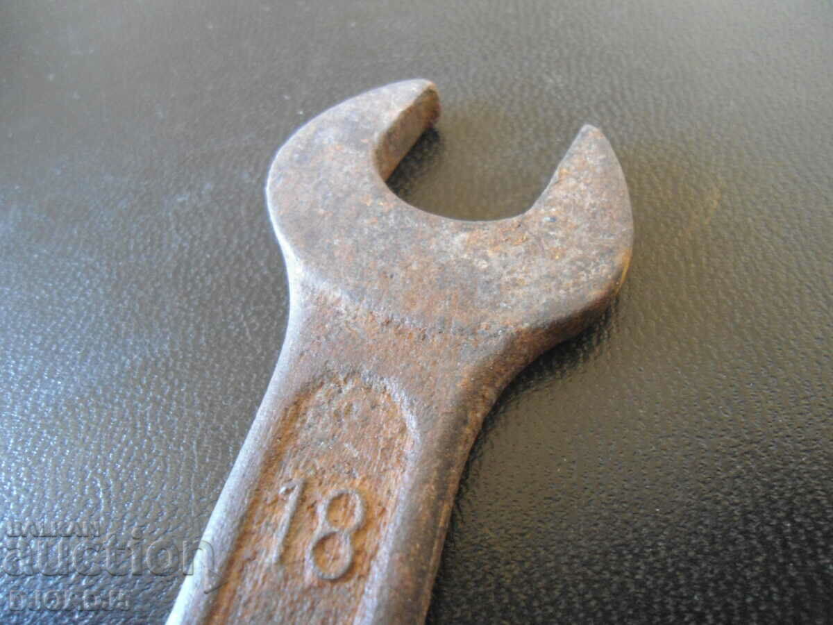 Old key 18-19, DERBY Made in POLAND with price 2.00 BGN | € 1.02 Old key 18-19, DERBY Made in POLAND with price 2.00 BGN | € 1.02