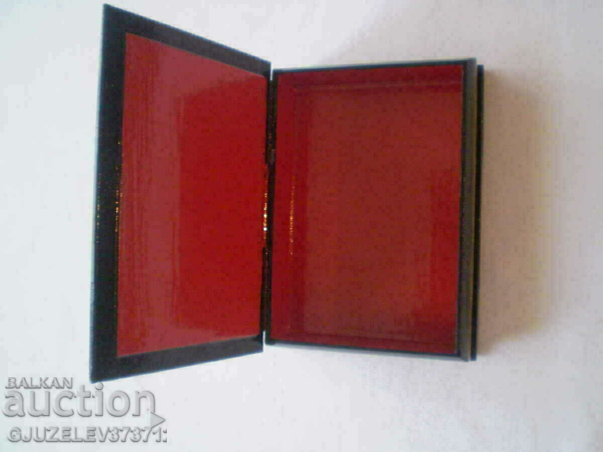 Cutie rusă de bijuterii Moscova cu preț 55.00 BGN | € 28.12 Cutie rusă de bijuterii Moscova cu preț 55.00 BGN | € 28.12