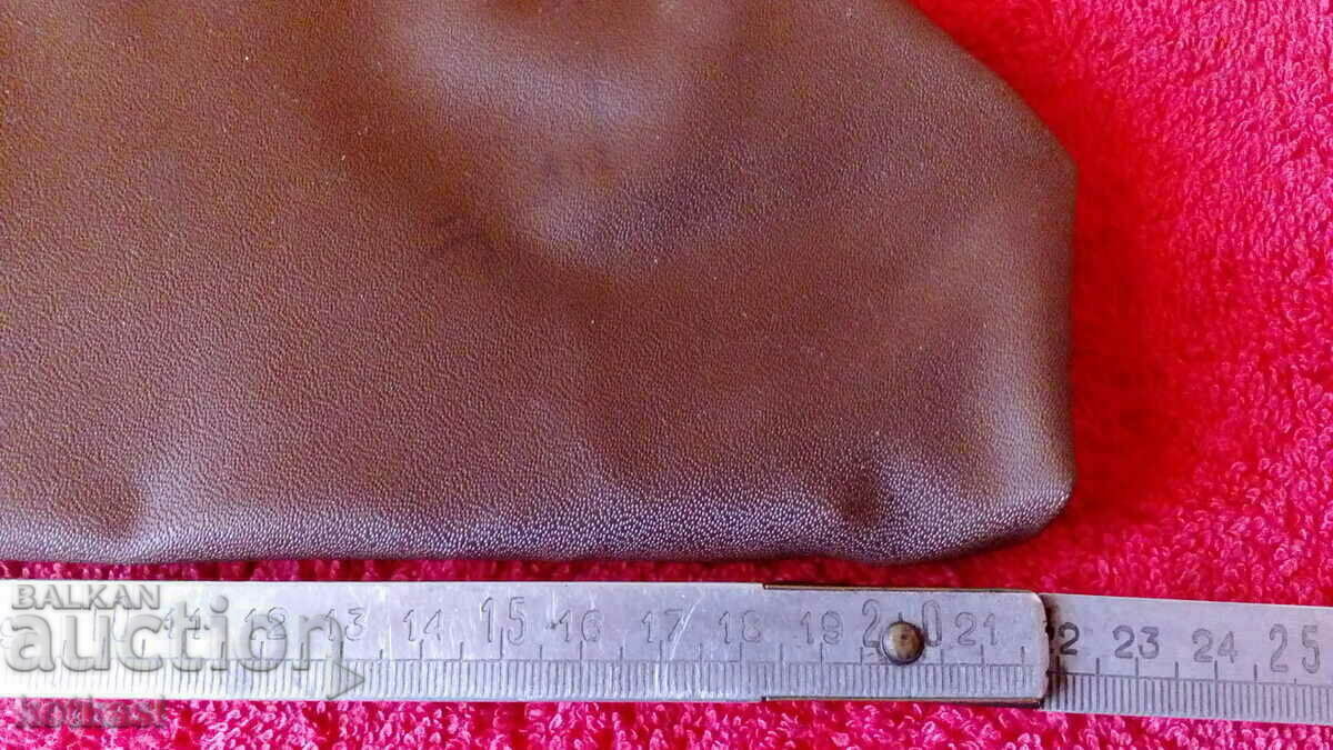 Аукцион Старо кожено дамско портмоне Аукцион Старо кожено дамско портмоне