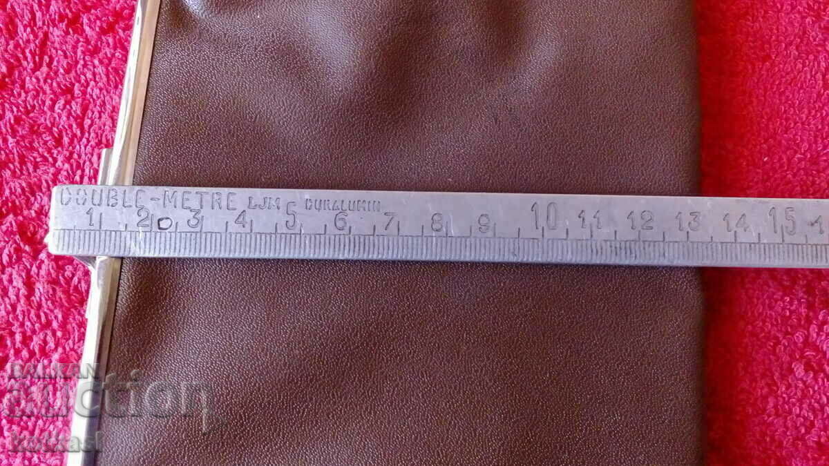 Доставка на Старо кожено дамско портмоне Доставка на Старо кожено дамско портмоне