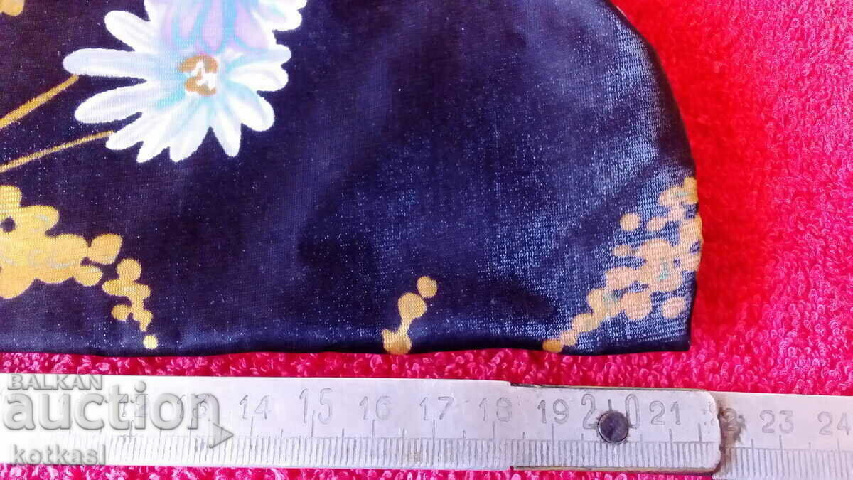 Auction Old lady's purse Auction Old lady's purse