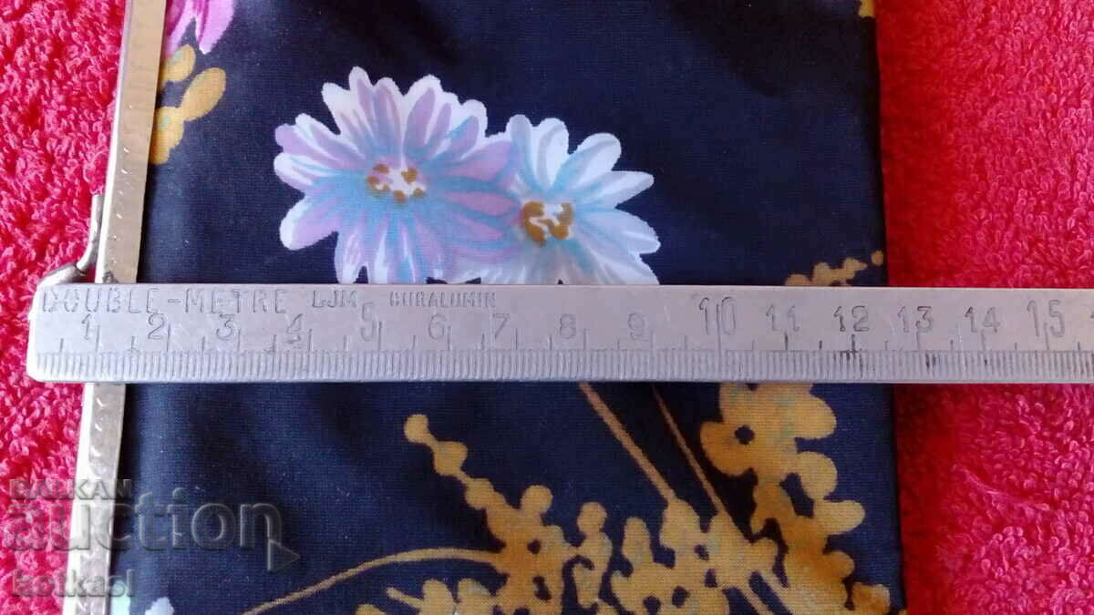 Delivery of Old lady's purse Delivery of Old lady's purse