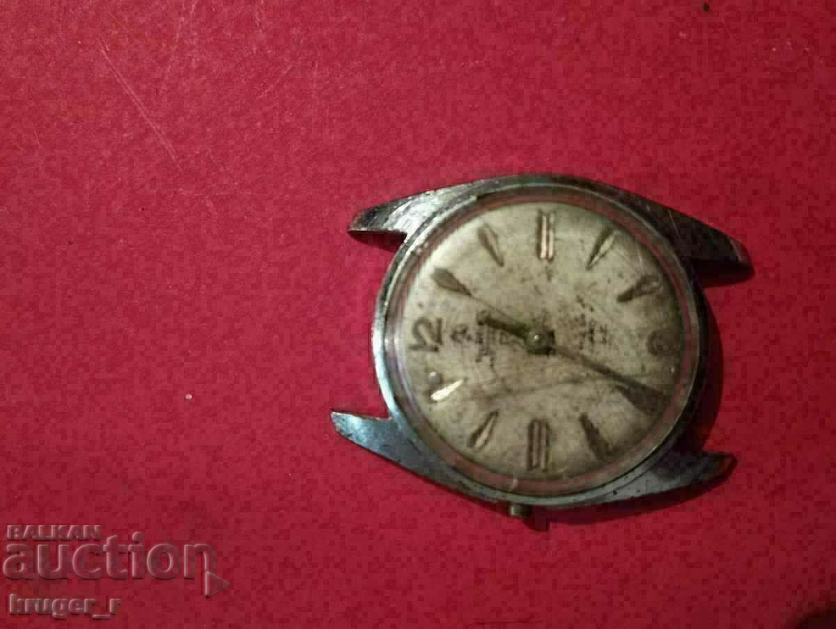 Old clock with price 10.00 BGN | € 5.11 Old clock with price 10.00 BGN | € 5.11