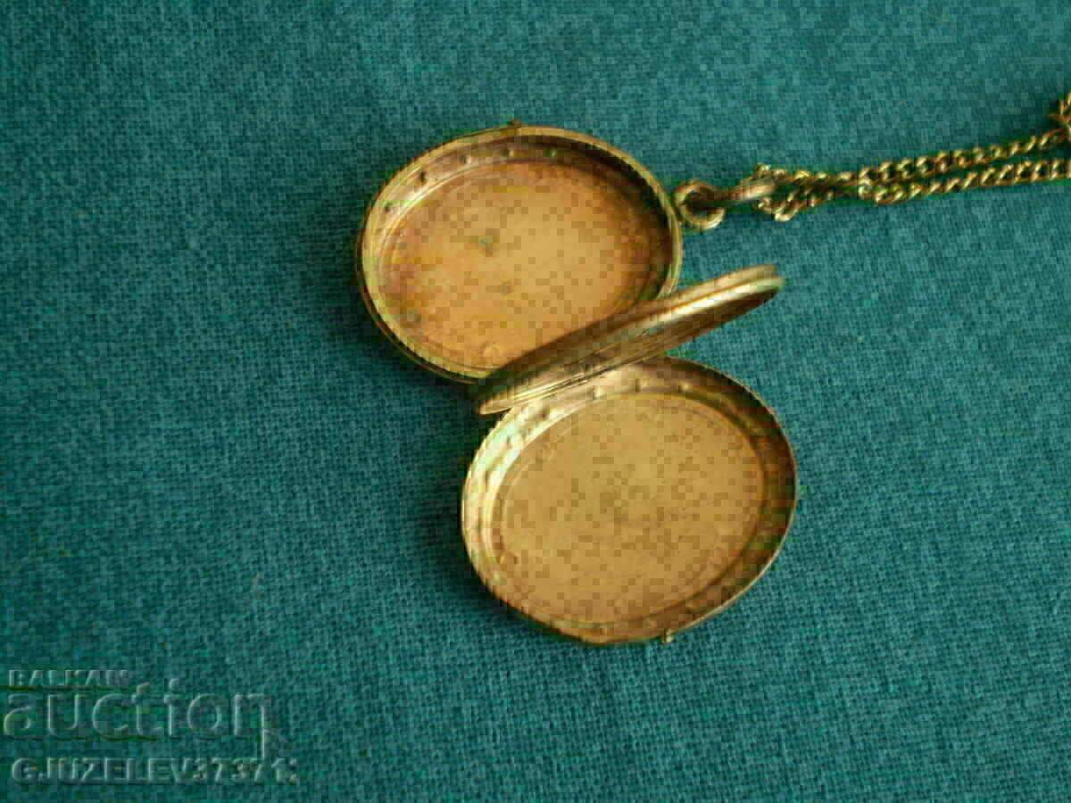 Auction  old Medallion pendative