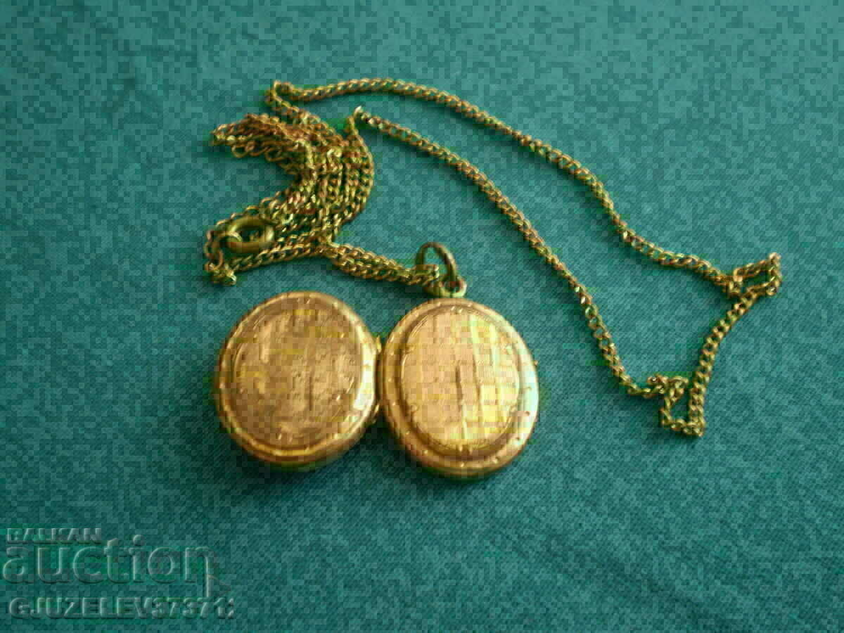 old Medallion pendative - 5