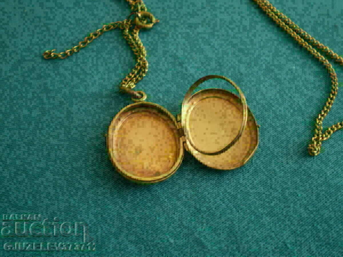 old Medallion pendative - 7