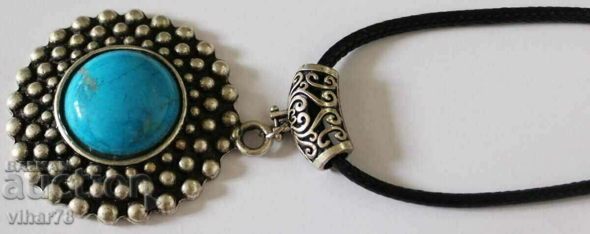 Auction pendant necklace Auction pendant necklace