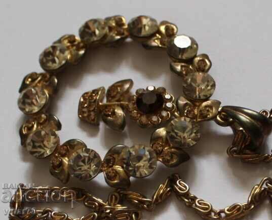 Licitație colier cu pandantiv Licitație colier cu pandantiv