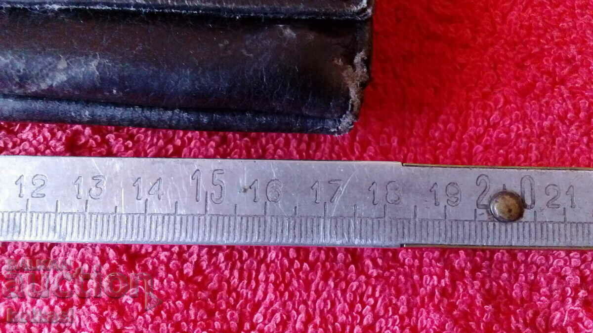 Old genuine leather purse with price 15.50 BGN | € 7.93 Old genuine leather purse with price 15.50 BGN | € 7.93