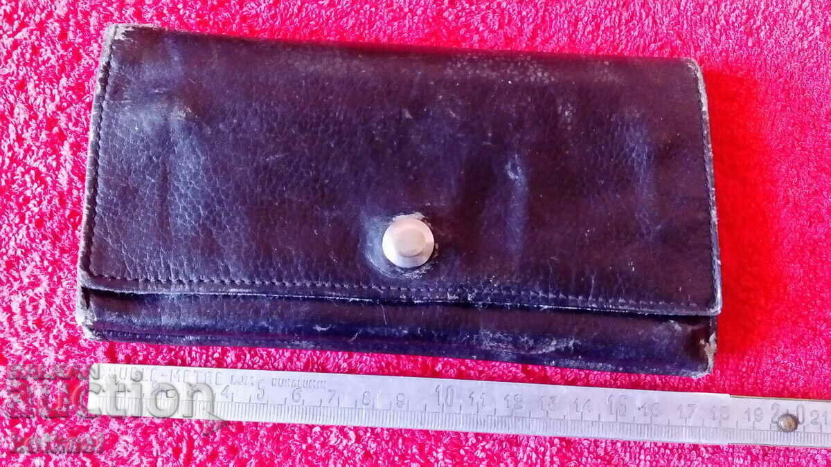 Παλιό πορτοφόλι από γνήσιο δέρμα