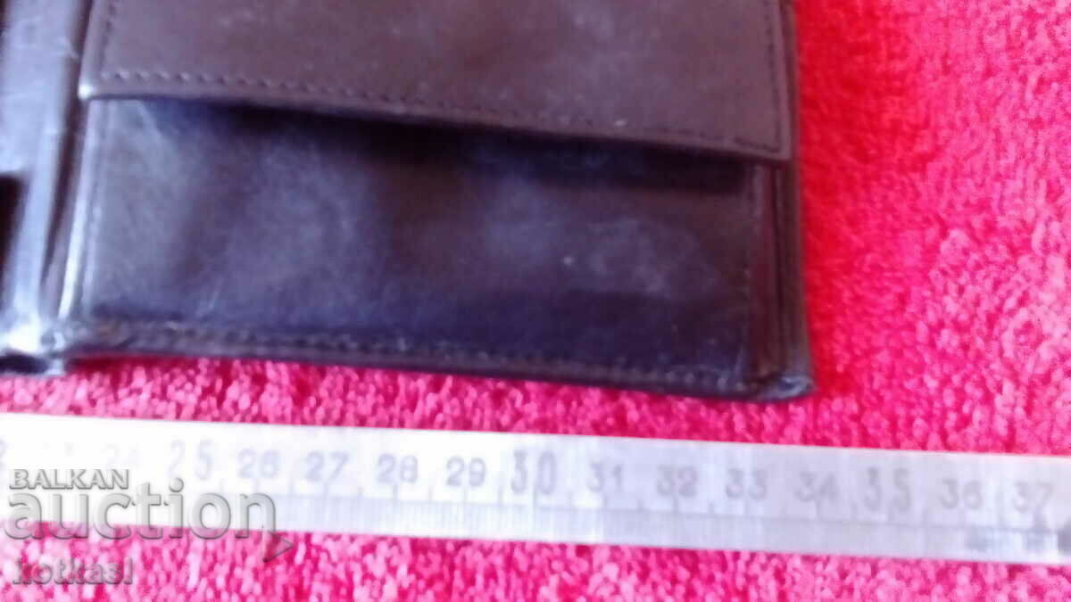 Delivery of Old branded purse TCM Italy genuine leather Delivery of Old branded purse TCM Italy genuine leather