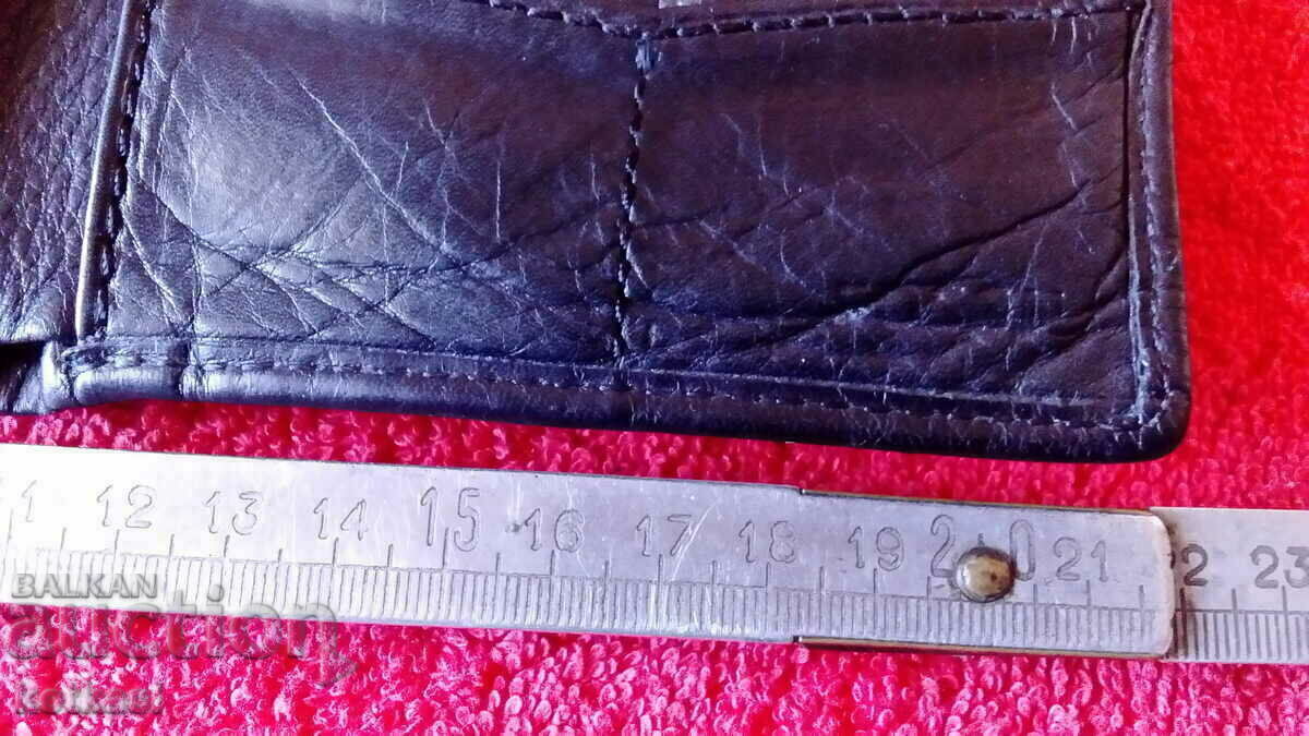 Old branded men's wallet genuine leather FOSSIL with price 15.50 BGN | € 7.93