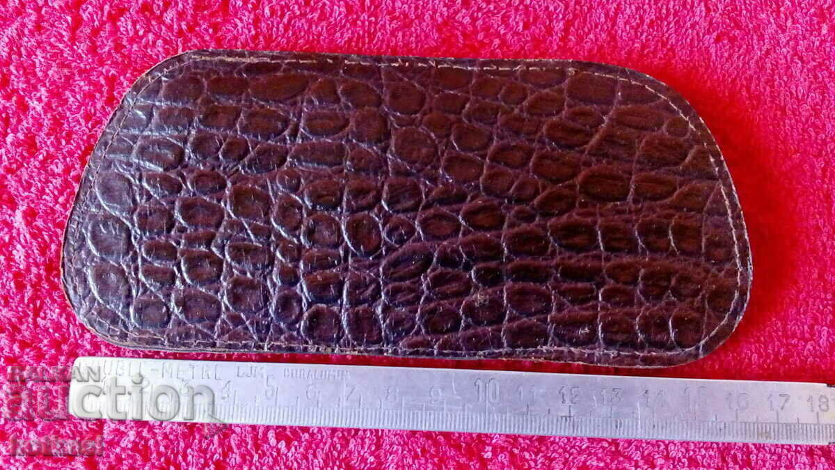 Husa de ochelari din piele de sarpe