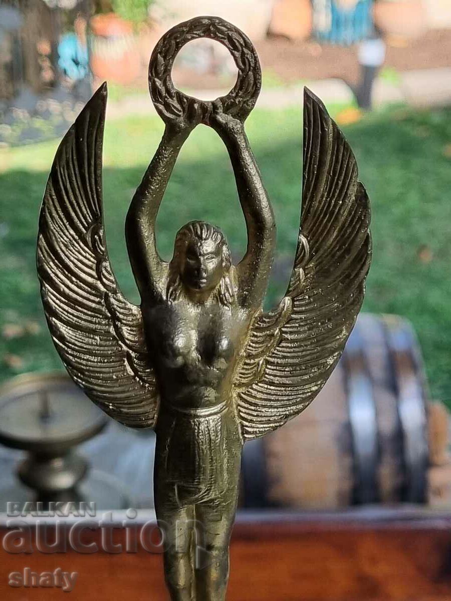 Old bronze bowl. Bronze statue with price 65.00 BGN | € 33.23 Old bronze bowl. Bronze statue with price 65.00 BGN | € 33.23