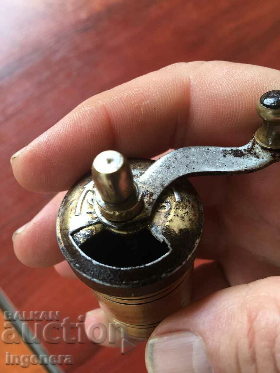 GRINDER SPICE GRINDER FROM THE 50'S with price 25.00 BGN | € 12.78 GRINDER SPICE GRINDER FROM THE 50'S with price 25.00 BGN | € 12.78