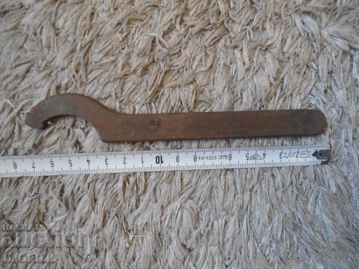 Auction Old key, markings Auction Old key, markings