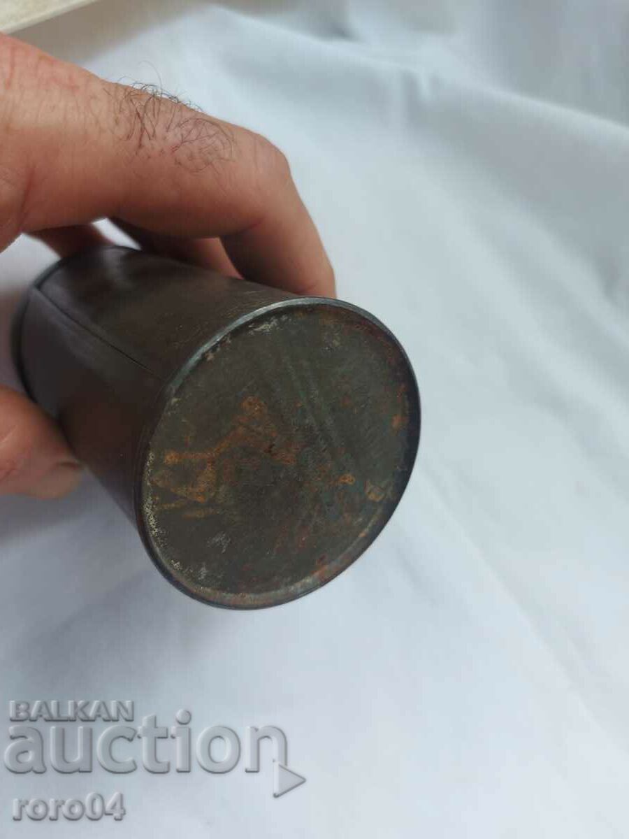 Auction TIN BOX - PURSE Auction TIN BOX - PURSE